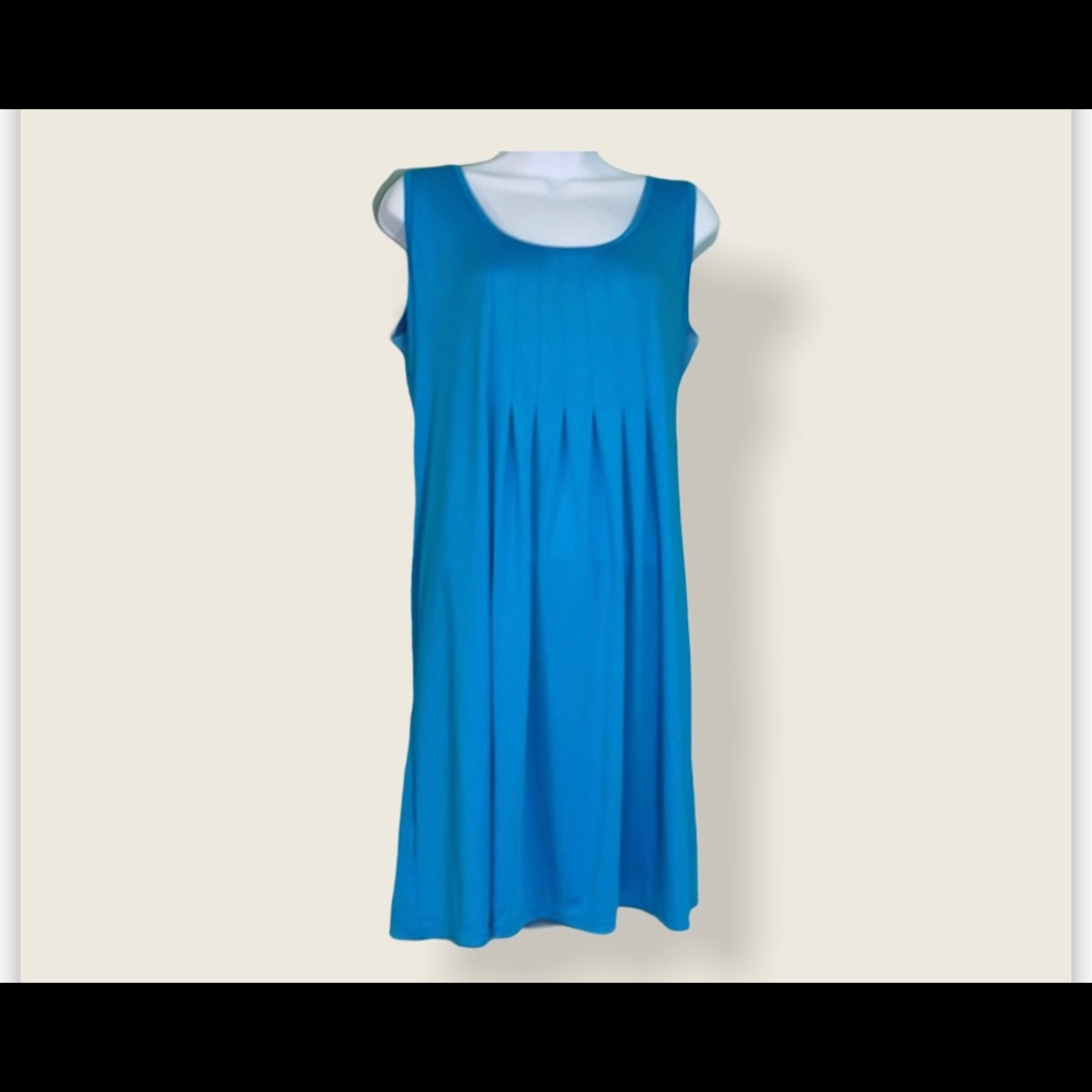 MokingTop sleeves Top. Turquoise Midi dress